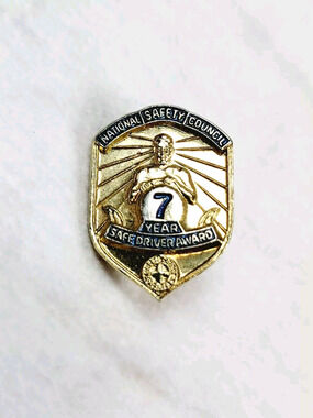 Vintage National Safety Council Safe Driver Award 7 Year Screw back Pin